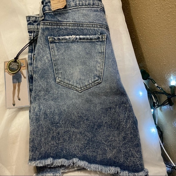 Organic Blue jean shorts size 7/28 100% cotton - Picture 11 of 14